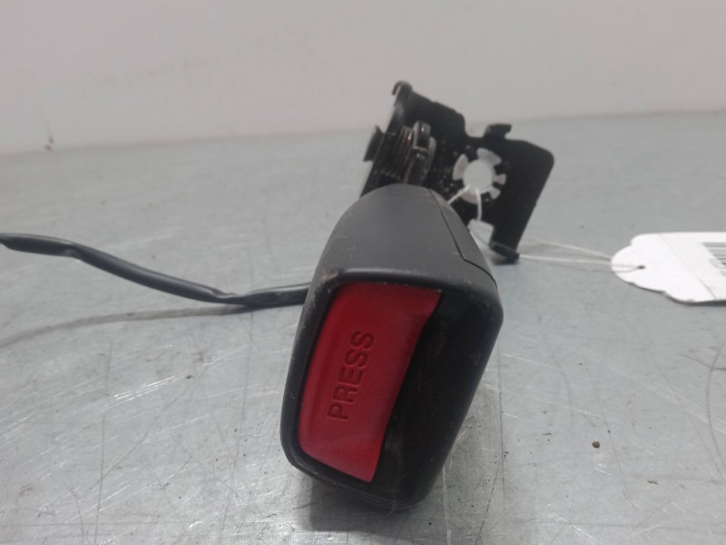 Recambio de anclaje cinturon trasero derecho para hyundai i30 (fd) 1.4 referencia OEM IAM   