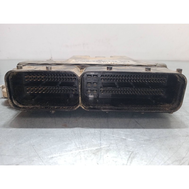 Recambio de centralita motor uce para opel astra h gtc (a04) 1.9 cdti (l08) referencia OEM IAM 0281011943  