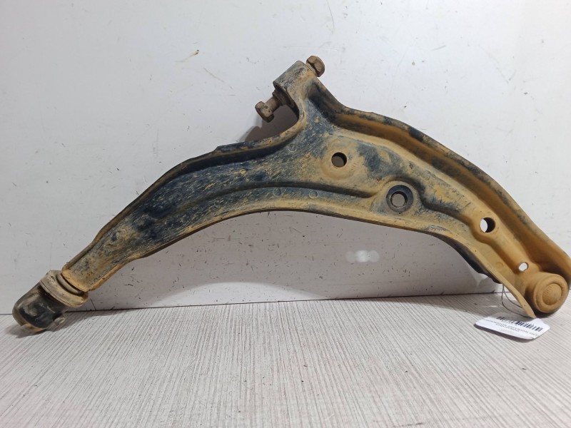 Recambio de brazo suspension inferior delantero izquierdo para nissan micra ii (k11) 1.0 i 16v referencia OEM IAM   