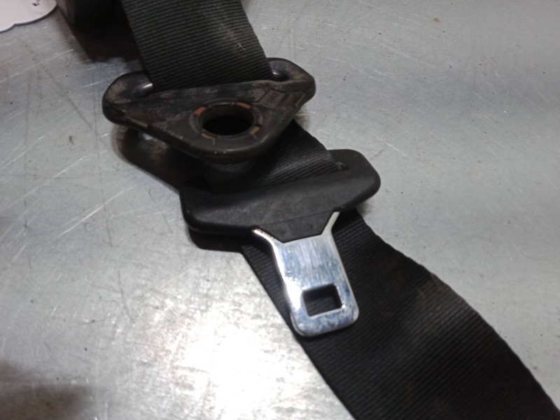 Recambio de cinturon seguridad trasero derecho para nissan micra iii (k12) 1.2 16v referencia OEM IAM 33048809  