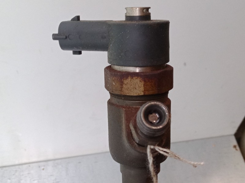 Recambio de inyector para opel corsa d (s07) 1.3 cdti (l08, l68) referencia OEM IAM 0445110183  