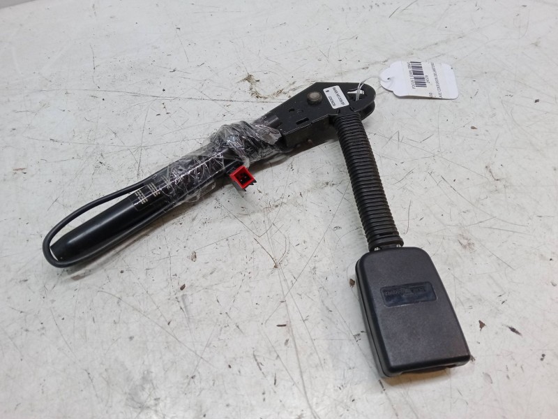 Recambio de anclaje cinturon delantero derecho para ford focus i (daw, dbw) 1.6 16v referencia OEM IAM   
