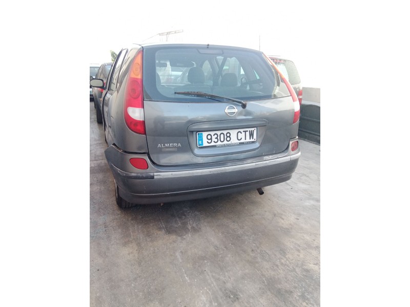nissan almera tino (v10) del año 2004