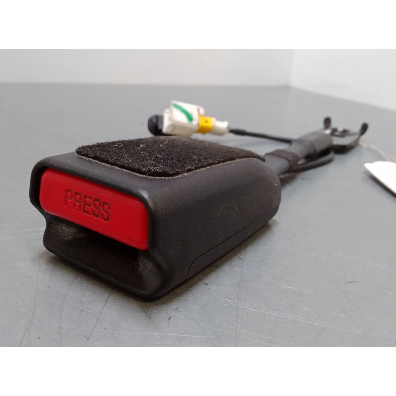 Recambio de anclaje cinturon delantero izquierdo para citroën c4 ii (nc_) 1.6 hdi 90 referencia OEM IAM   