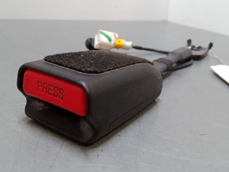 Recambio de anclaje cinturon delantero izquierdo para citroën c4 ii (nc_) 1.6 hdi 90 referencia OEM IAM   