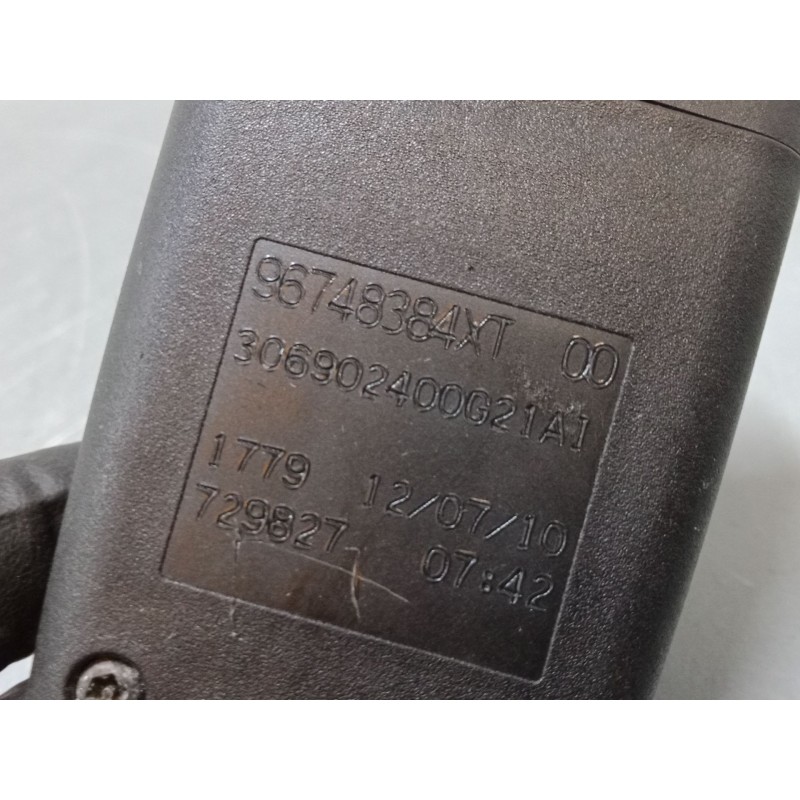 Recambio de anclaje cinturon delantero izquierdo para citroën c4 ii (nc_) 1.6 hdi 90 referencia OEM IAM   