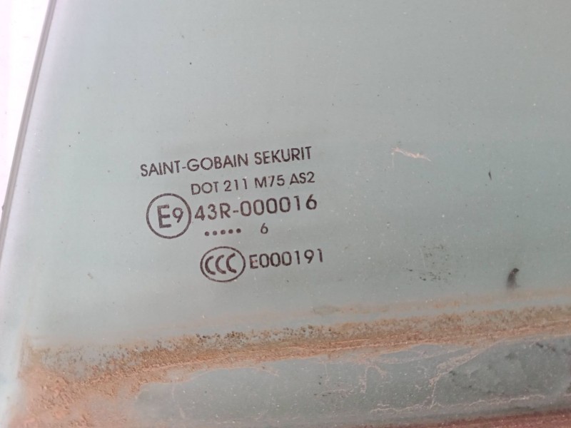 Recambio de luna puerta delantera izquierda para peugeot partner tepee 1.6 bluehdi 100 referencia OEM IAM   