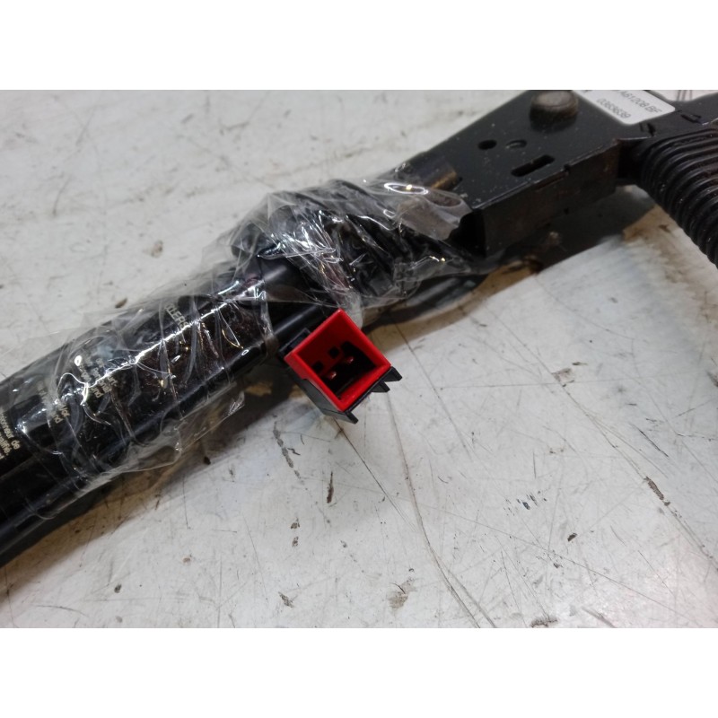 Recambio de anclaje cinturon delantero derecho para ford focus i (daw, dbw) 1.6 16v referencia OEM IAM   