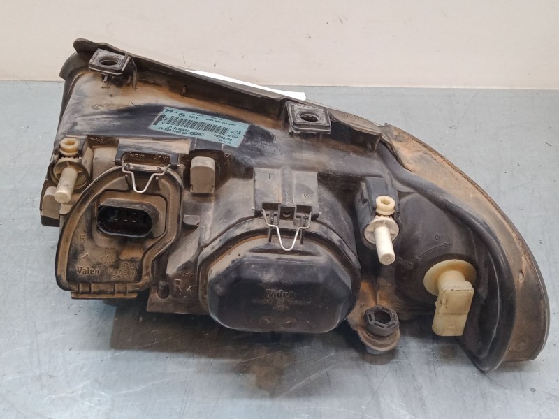 Recambio de faro derecho para audi a4 b5 (8d2) 1.8 referencia OEM IAM 8D0941004AK  