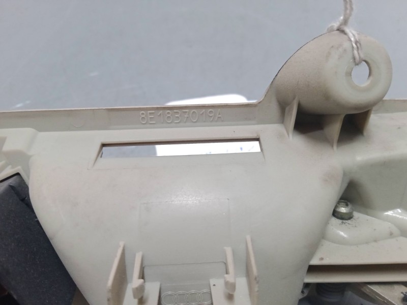 Recambio de maneta interior puerta delantera izquierda para audi a4 b6 (8e2) 2.0 referencia OEM IAM 8E1837019A  