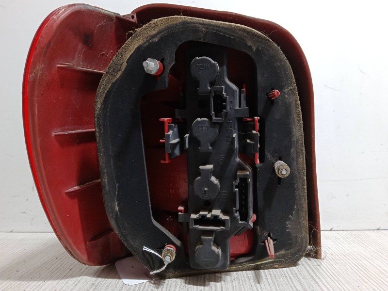 Recambio de piloto trasero derecho para volkswagen polo (6n2) 1.4 tdi referencia OEM IAM   