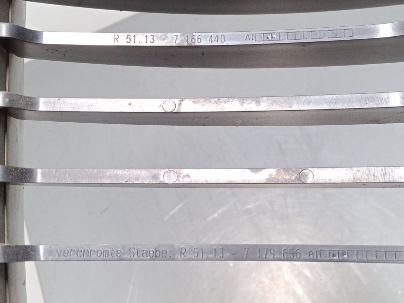 Recambio de rejillas capo para bmw 3 (e46) 320 d referencia OEM IAM 51137179655 + 51137166440  2 PIEZAS