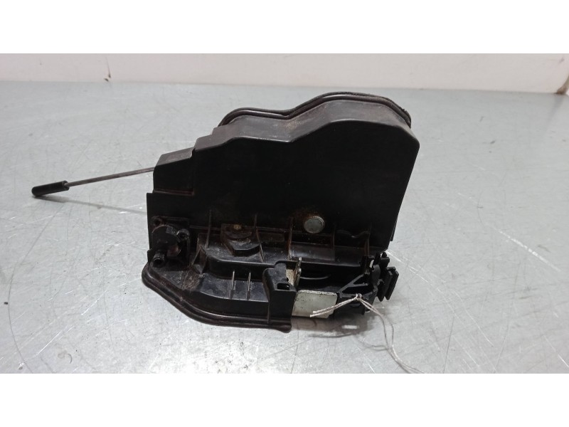 Recambio de cerradura puerta delantera derecha para bmw 3 coupé (e92) 325 i referencia OEM IAM A053702  