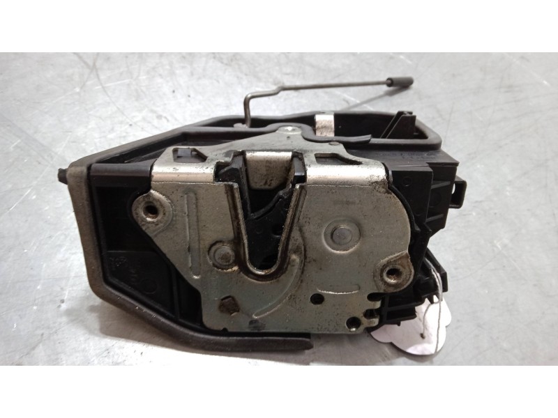 Recambio de cerradura puerta delantera izquierda para bmw 3 coupé (e92) 325 i referencia OEM IAM 51217202143  