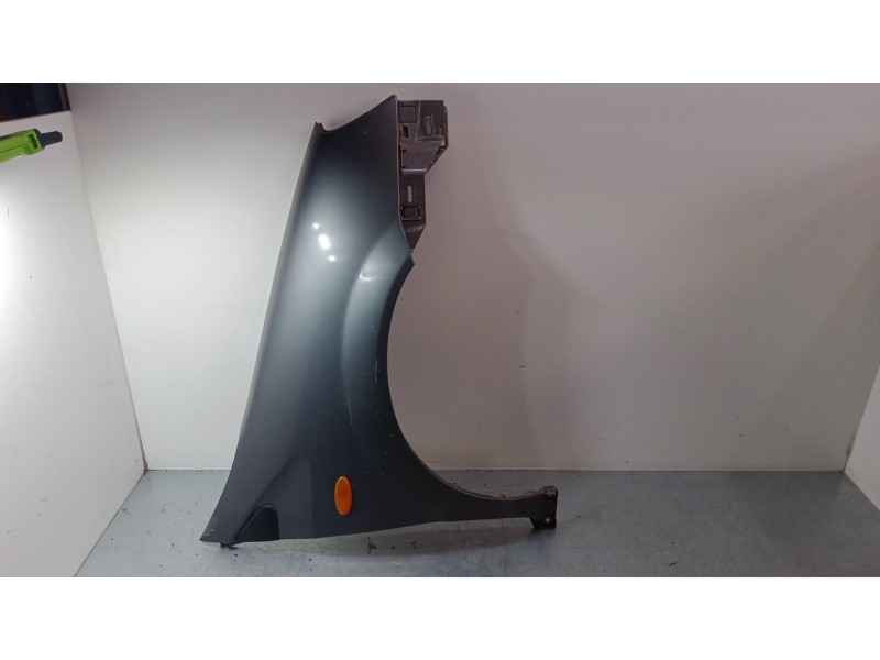 Recambio de aleta delantera derecha para nissan almera tino (v10) 1.8 referencia OEM IAM   