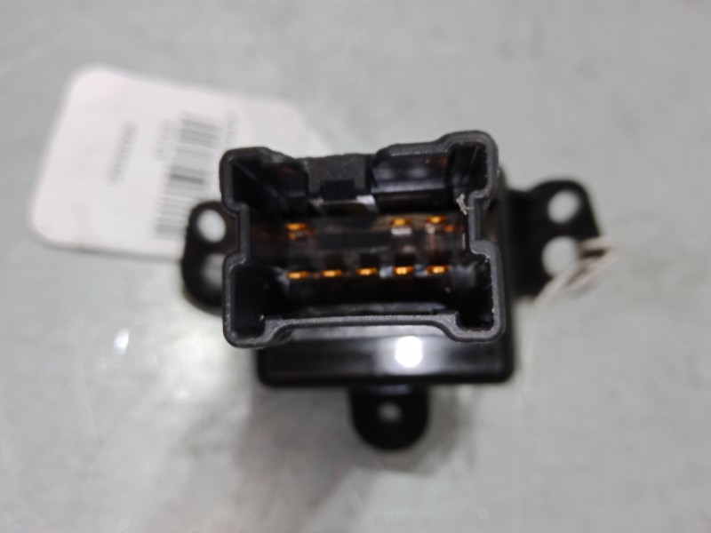 Recambio de warning para nissan almera tino (v10) 1.8 referencia OEM IAM 06016  NILES - 06016 8 PINES