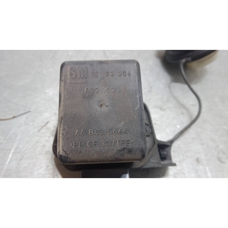 Recambio de tapa exterior combustible para opel corsa d (s07) 1.2 (l08, l68) referencia OEM IAM 13133306  