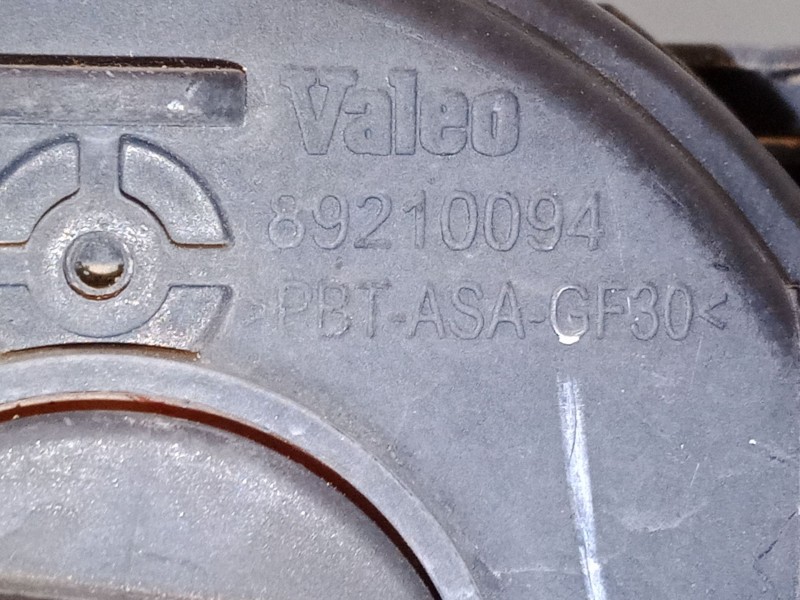 Recambio de faro antiniebla izquierdo para renault scénic ii (jm0/1_) 1.6 16v (jm1r) referencia OEM IAM 8200074008  