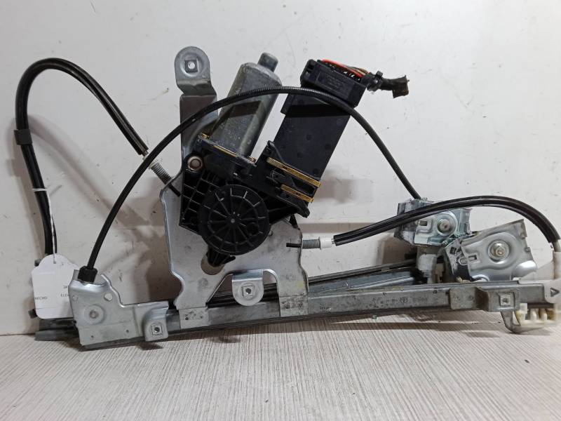 ELEVALUNAS ELECTRICO DELANTERO DERECHO 0130821730 