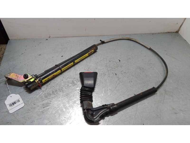 Recambio de anclaje cinturon delantero izquierdo para opel combo furgoneta/monovolumen (71_) 1.7 d referencia OEM IAM   