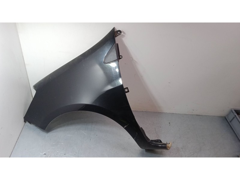 Recambio de aleta delantera izquierda para renault clio iii (br0/1, cr0/1) 1.5 dci (c/br0g, c/br1g) referencia OEM IAM   