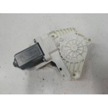 MOTOR ELEVALUNA DELANTERO DERECHO 