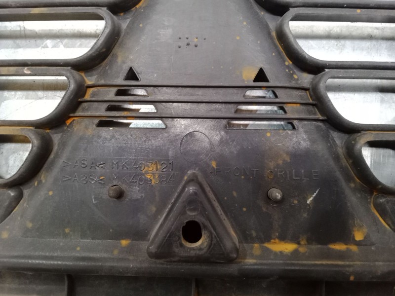 Recambio de rejilla capo grande para mitsubishi canter ( camion caja abierta) referencia OEM IAM   