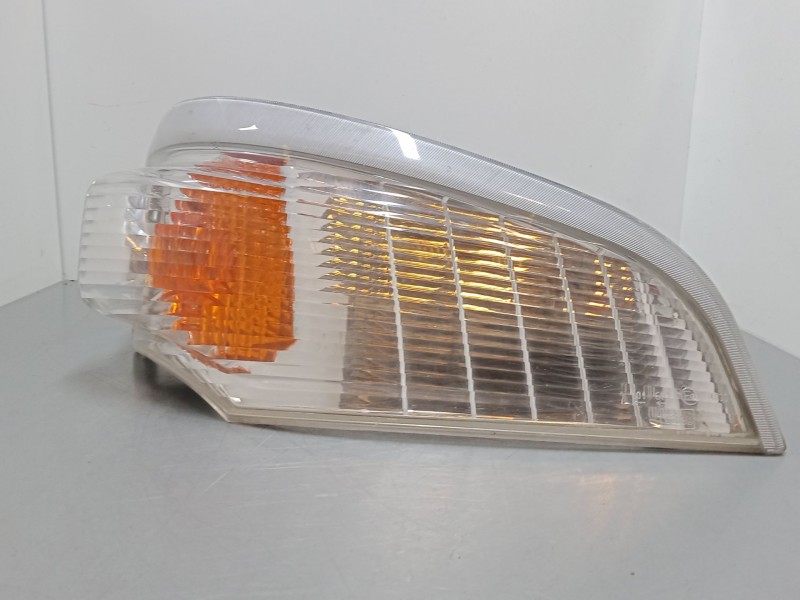 Recambio de intermitente delantero derecho para mitsubishi canter ( camion caja abierta) referencia OEM IAM MK486510  89311345
