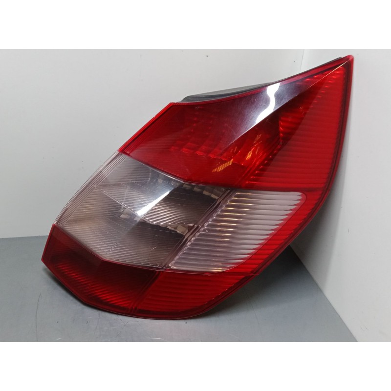 Recambio de piloto trasero derecho para renault scénic ii (jm0/1_) 1.5 dci (jm02, jm13) referencia OEM IAM 8200127702  