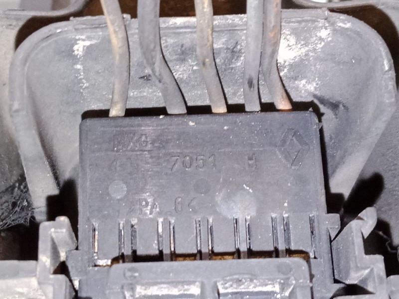 Recambio de piloto trasero derecho para renault scénic ii (jm0/1_) 1.5 dci (jm02, jm13) referencia OEM IAM 8200127702  