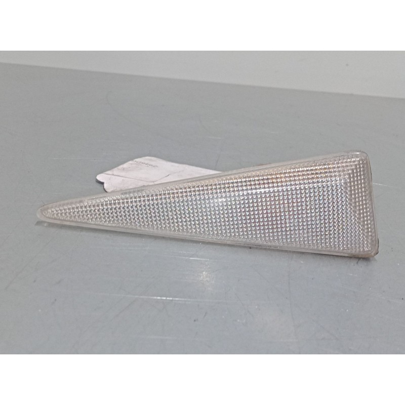 Recambio de intermitente lateral izquierdo para renault scénic ii (jm0/1_) 1.5 dci (jm02, jm13) referencia OEM IAM 8200027150  