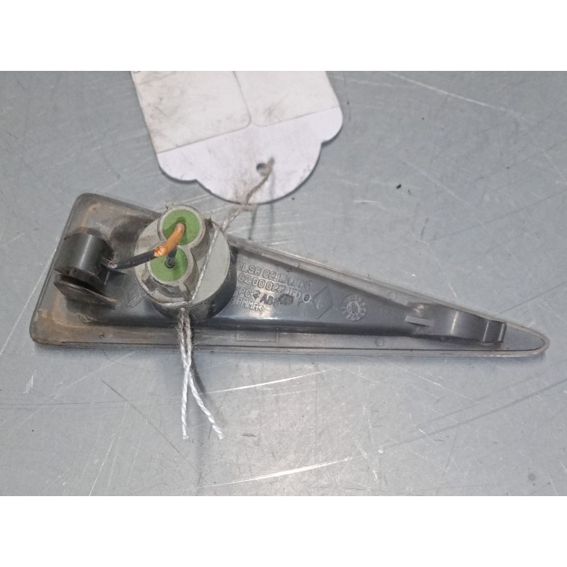 Recambio de intermitente lateral izquierdo para renault scénic ii (jm0/1_) 1.5 dci (jm02, jm13) referencia OEM IAM 8200027150  