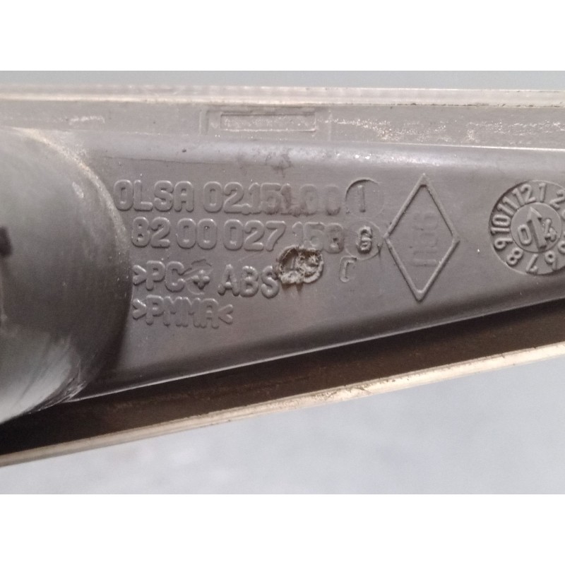 Recambio de intermitente lateral izquierdo para renault scénic ii (jm0/1_) 1.5 dci (jm02, jm13) referencia OEM IAM 8200027150  