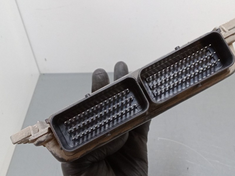 Recambio de centralita motor uce para renault clio ii (bb_, cb_) 1.2 (bb0a, bb0f, bb10, bb1k, bb28, bb2d, bb2h, cb0a,... referen