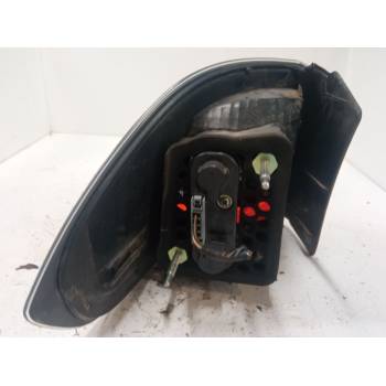 PILOTO TRASERO DERECHO 6M2113404AJ 