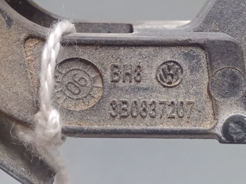 Recambio de maneta exterior delantera izquierda para seat leon (1p1) 2.0 tdi referencia OEM IAM 3B0837207  