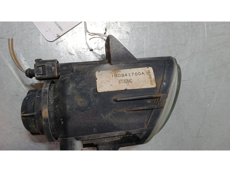 Recambio de faro antiniebla derecho para seat toledo ii (1m2) 1.9 tdi referencia OEM IAM 1M0941700A  
