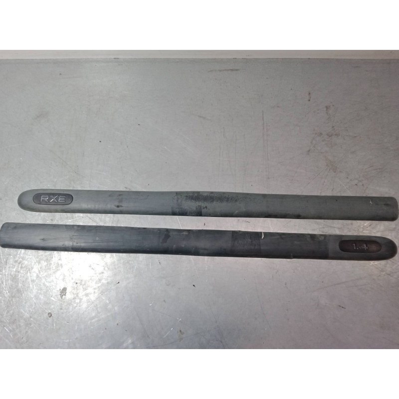 Recambio de moldura exterior derecha para renault kangoo (kc0/1_) 1.4 (kc0c, kc0h, kc0b, kc0m) referencia OEM IAM   