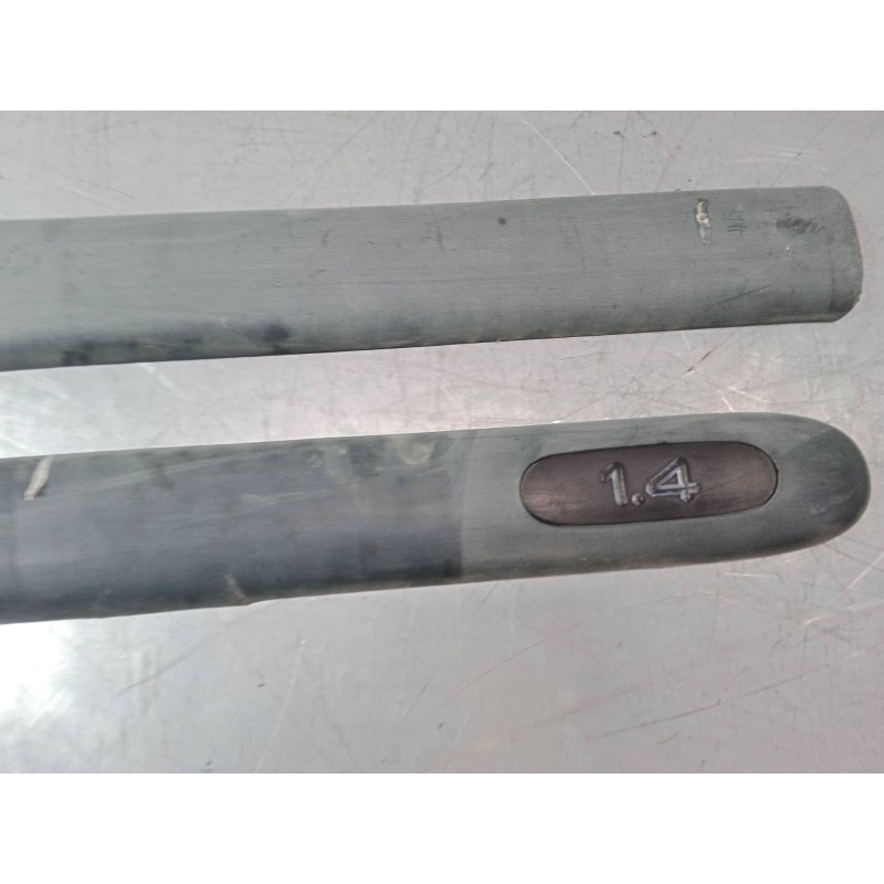 Recambio de moldura exterior derecha para renault kangoo (kc0/1_) 1.4 (kc0c, kc0h, kc0b, kc0m) referencia OEM IAM   