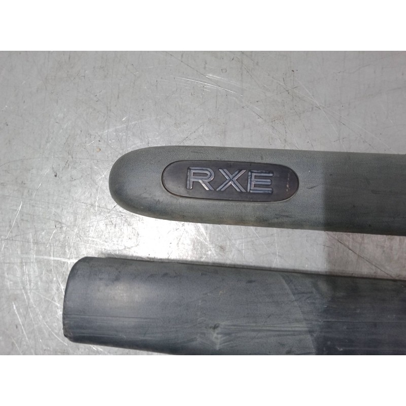 Recambio de moldura exterior derecha para renault kangoo (kc0/1_) 1.4 (kc0c, kc0h, kc0b, kc0m) referencia OEM IAM   