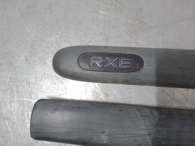 Recambio de moldura exterior derecha para renault kangoo (kc0/1_) 1.4 (kc0c, kc0h, kc0b, kc0m) referencia OEM IAM   