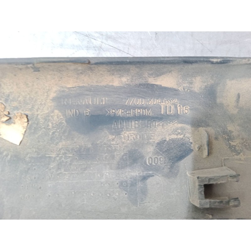 Recambio de moldura exterior derecha para renault kangoo (kc0/1_) 1.4 (kc0c, kc0h, kc0b, kc0m) referencia OEM IAM   
