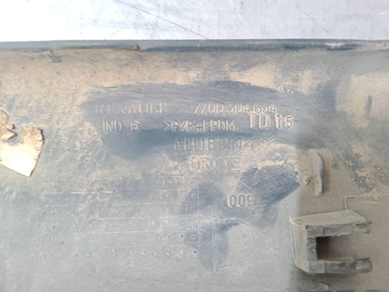 Recambio de moldura exterior derecha para renault kangoo (kc0/1_) 1.4 (kc0c, kc0h, kc0b, kc0m) referencia OEM IAM   
