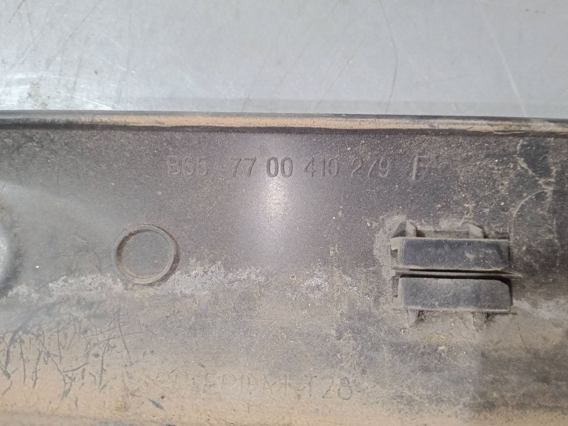 Recambio de moldura exterior derecha para renault clio ii (bb_, cb_) 1.4 (b/cb0c, b/cb0s) referencia OEM IAM   