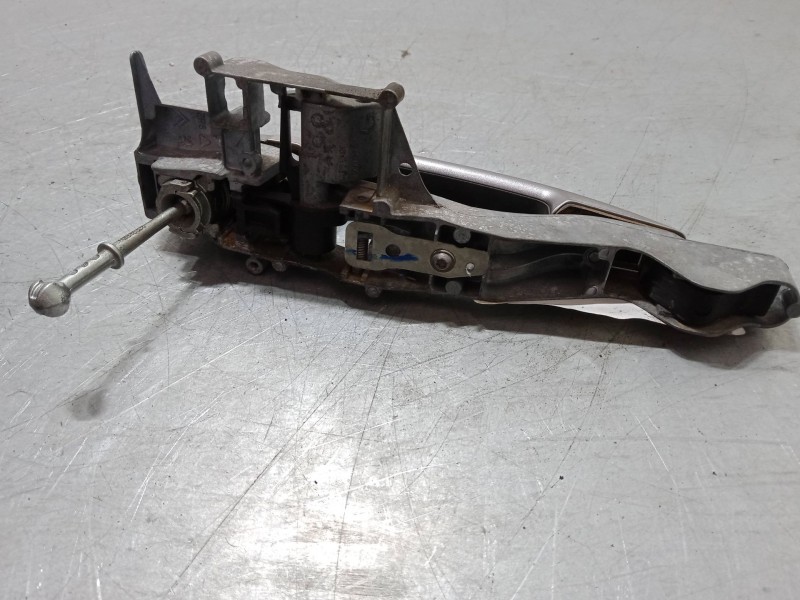 Recambio de maneta exterior puerta delantera izquierda para peugeot partner tepee 1.6 bluehdi 100 referencia OEM IAM   