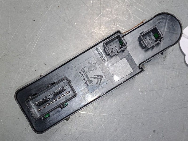 Recambio de mando elevalunas delantero izquierdo para peugeot 2008 i (cu_) 1.2 thp 110 / puretech 110 referencia OEM IAM   