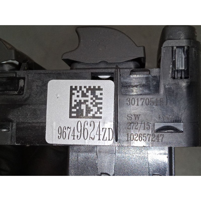 Recambio de mando elevalunas delantero izquierdo para peugeot 2008 i (cu_) 1.2 thp 110 / puretech 110 referencia OEM IAM   
