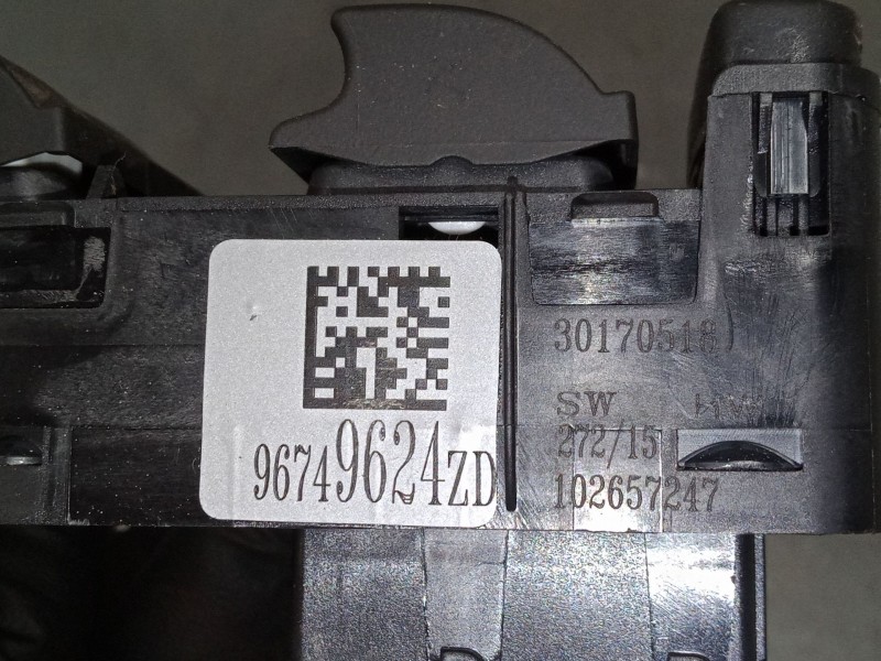 Recambio de mando elevalunas delantero izquierdo para peugeot 2008 i (cu_) 1.2 thp 110 / puretech 110 referencia OEM IAM   