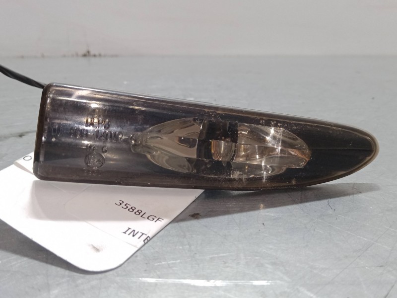 Recambio de intermitente lateral derecho para jaguar x-type i (x400) 3.0 v6 a las 4 ruedas referencia OEM IAM 088831401  