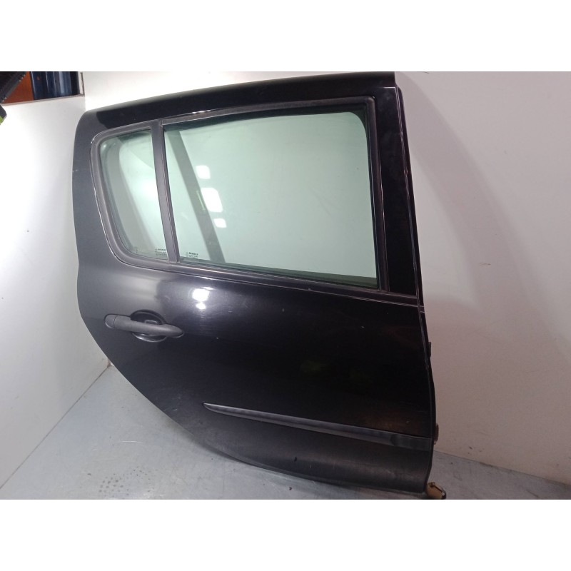 Recambio de puerta trasera derecha para renault clio iii (br0/1, cr0/1) 1.5 dci (c/br0g, c/br1g) referencia OEM IAM   